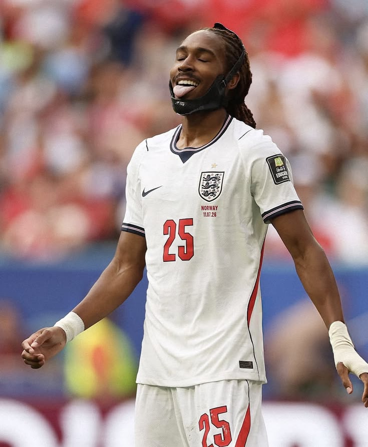 AlwaysBetOnIO's tweet photo. My Favourite people/characters to get to know me a thread:

1. Football: Djed Spence, Kylian Mbappé, Jude Bellingham, Erling Haaland https://t.co/PRYGA57QUW