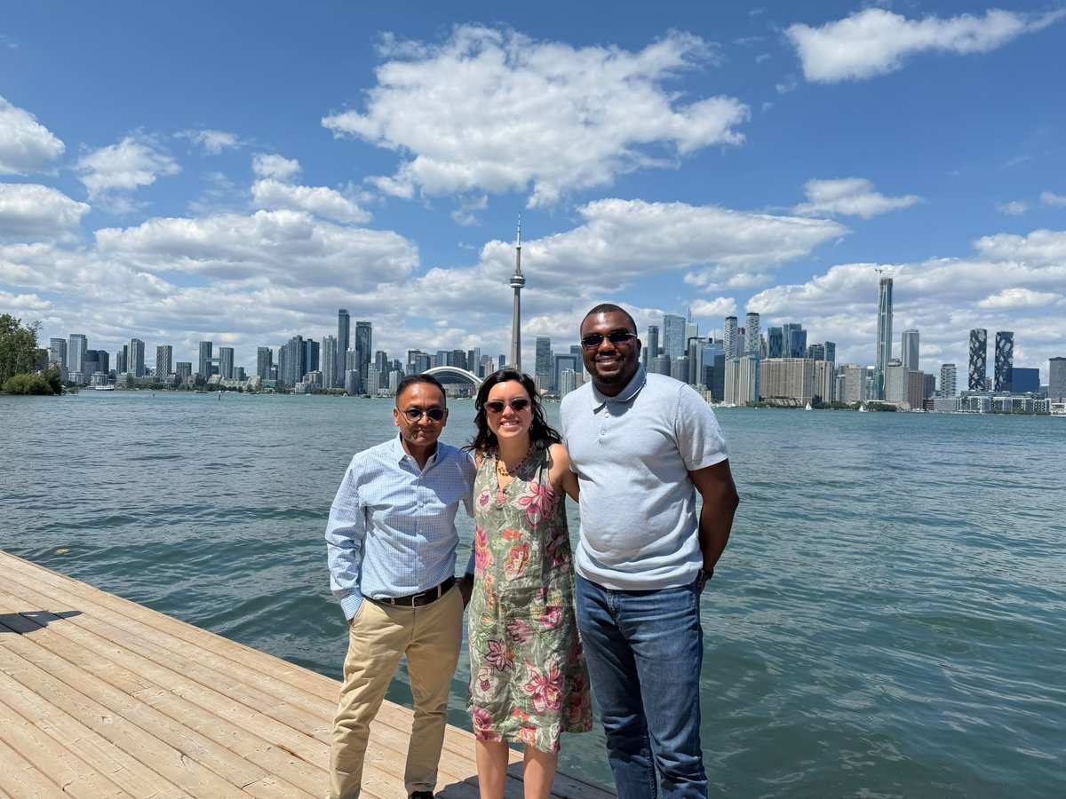 EMONEEnergy's tweet photo. Welcoming Tolu, EM-ONE's Head of Business Development, to Canada for the first time! 🇨🇦

@mir_emone @karinemakhijani and Tolu spent the week in Toronto, working out of @MaRSDD Waterfront Innovation Centre, one of the country's leading hubs for cleantech, AI, and robotics. https://t.co/9XZtK4qIxb