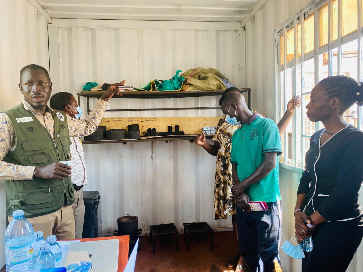 UKinUganda's tweet photo. 🇬🇧 funded @NREP_Uganda has transferred clean cooking briquette equipment to South Sudanese Women’s Business Association in Kiryandongo Refugee Settlement.

Meaning
1. New jobs + skills for refugee women
2. Safer, cleaner cooking for households
3. Less reliance on firewood https://t.co/Alt2ceAYul