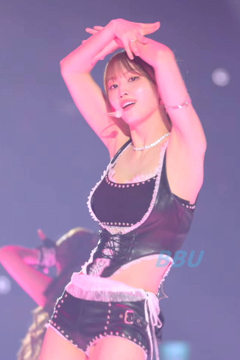 BabyBlueUnnie's tweet photo. #TWICE #트와이스 #MOMO #모모 #モモ https://t.co/oDwdBvgVUq