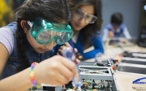 EngineeringUK tweet media
