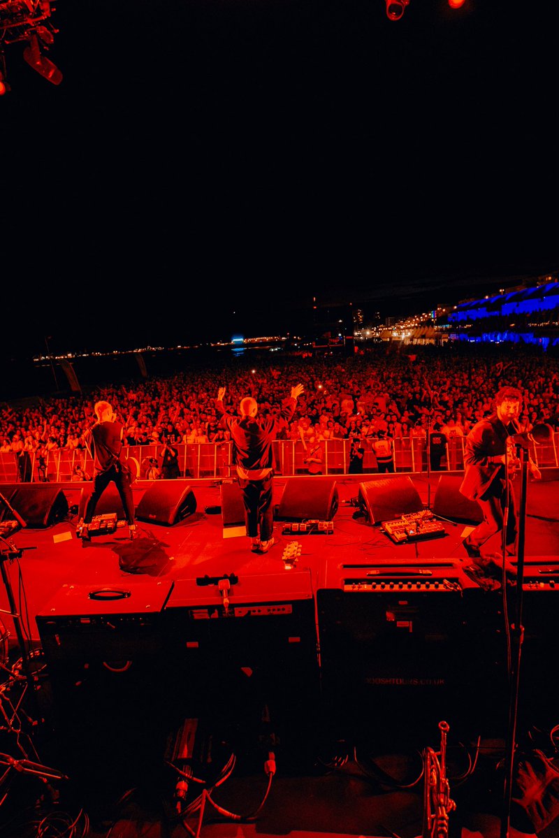 themaccabees's tweet photo. Brighton! We made it to the beach. 

Thank you to everyone for a really special one on Saturday night. 

🫶 https://t.co/Xkl9Ioyfuq