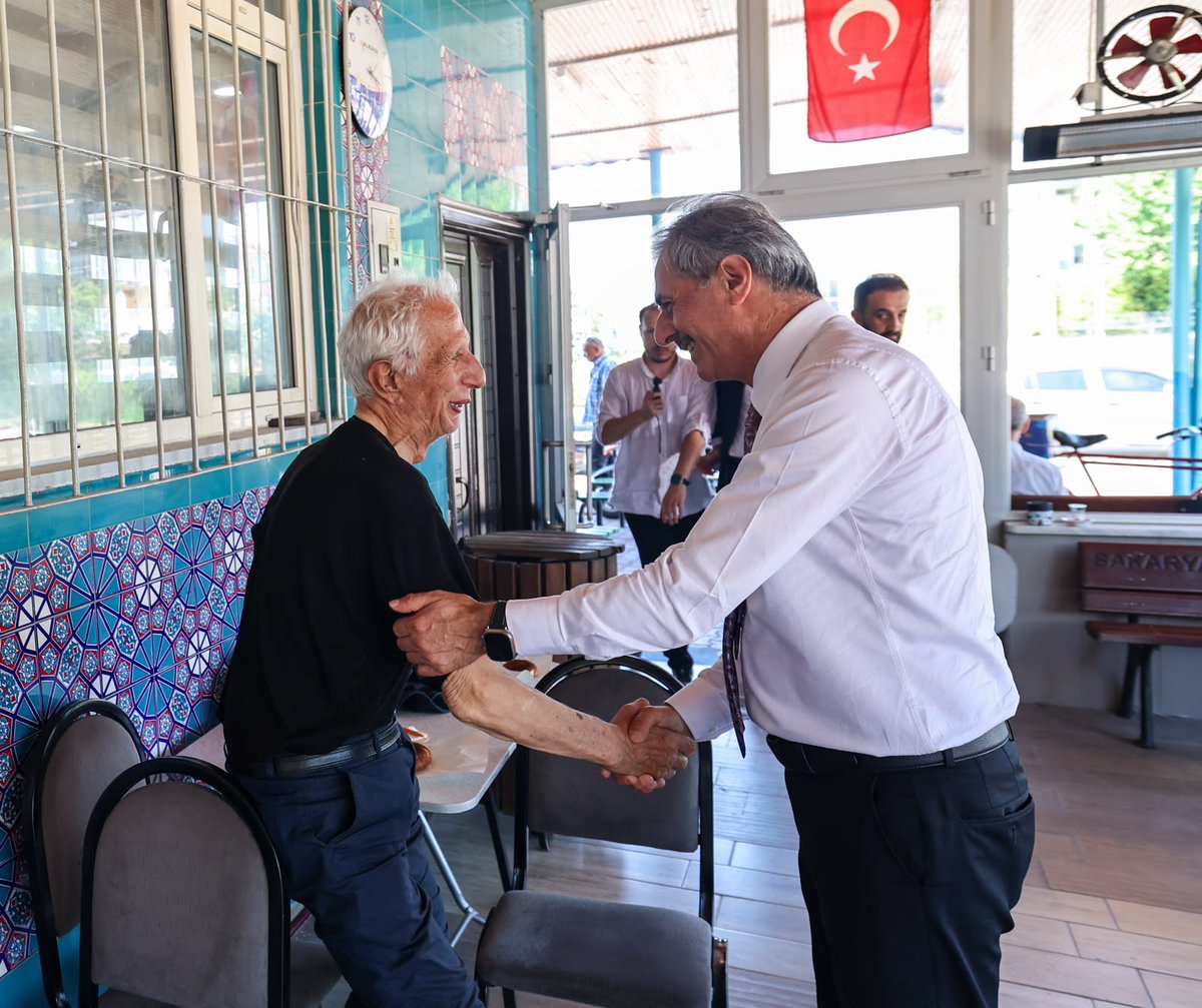 sbYusufAlemdar's tweet photo. Erenler Bağlar Camiinde kıymetli hemşehrilerimizle selamlaşıp sohbet ettik.
Rabbim birliğimizi beraberliğimizi daim eylesin.

#BuŞehirHepimizin https://t.co/yJ2cDixXDY