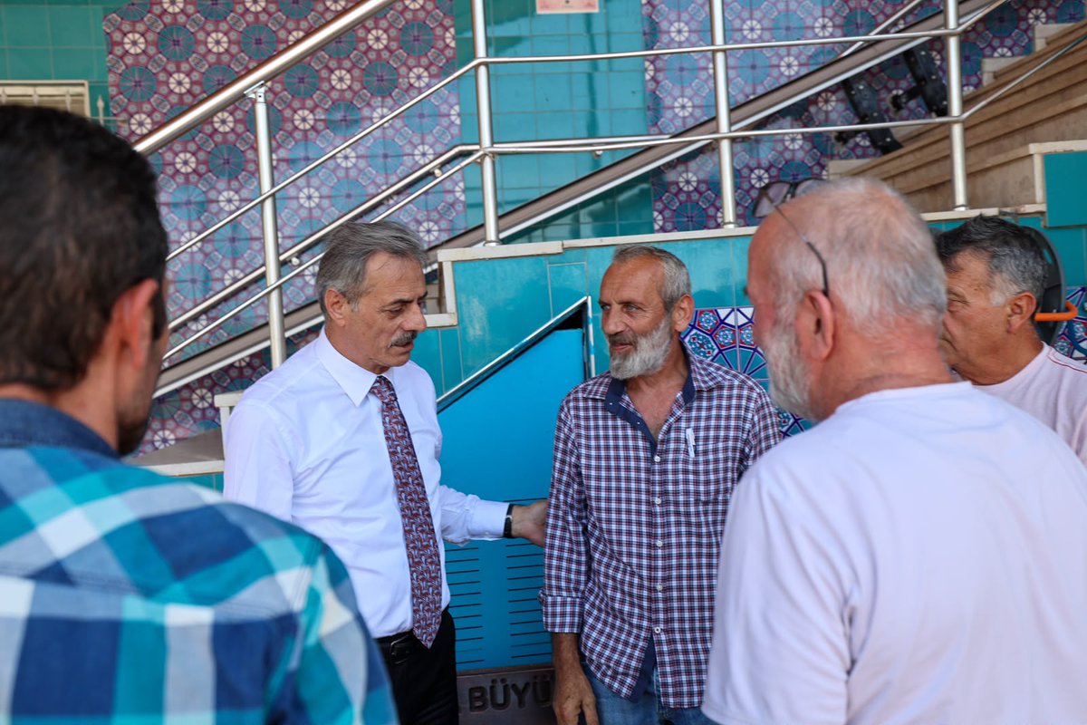 sbYusufAlemdar's tweet photo. Erenler Bağlar Camiinde kıymetli hemşehrilerimizle selamlaşıp sohbet ettik.
Rabbim birliğimizi beraberliğimizi daim eylesin.

#BuŞehirHepimizin https://t.co/yJ2cDixXDY