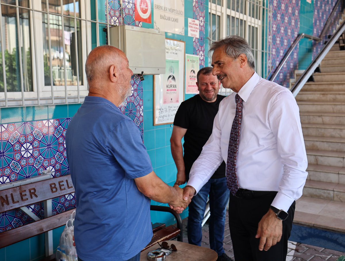 sbYusufAlemdar's tweet photo. Erenler Bağlar Camiinde kıymetli hemşehrilerimizle selamlaşıp sohbet ettik.
Rabbim birliğimizi beraberliğimizi daim eylesin.

#BuŞehirHepimizin https://t.co/yJ2cDixXDY