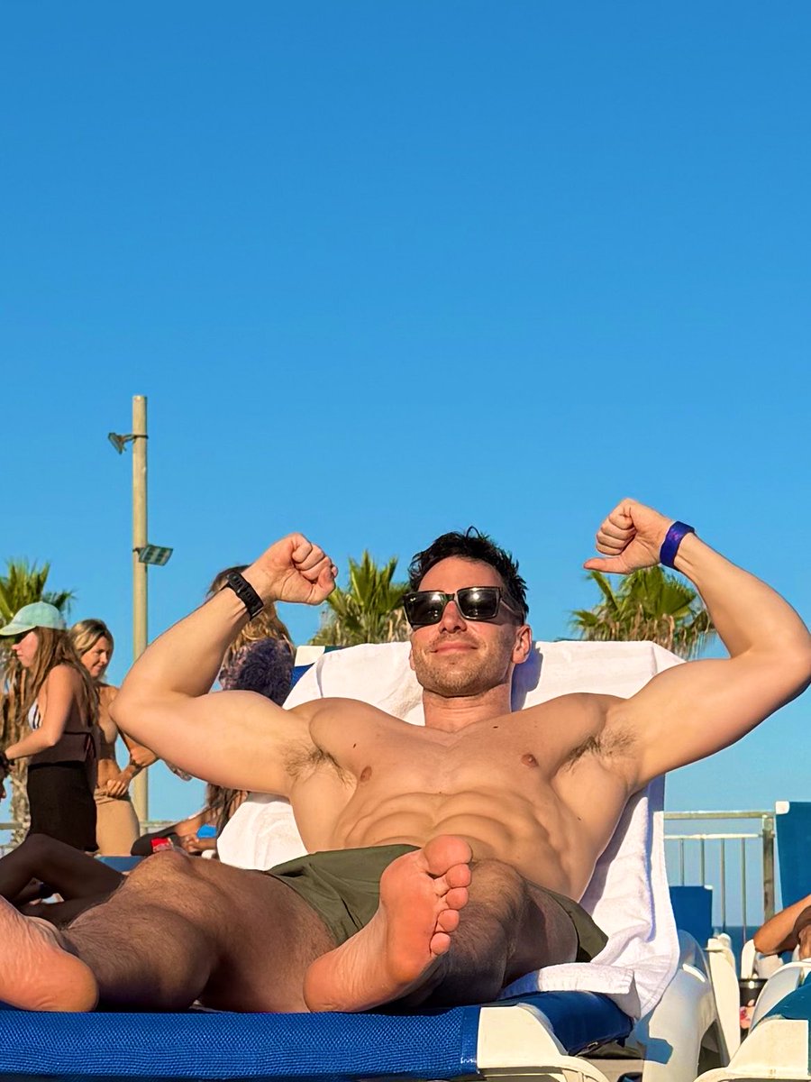 MikeHockeyJock's tweet photo. Crawl up and serve 💪🏻 https://t.co/l3Tqi22YJ4