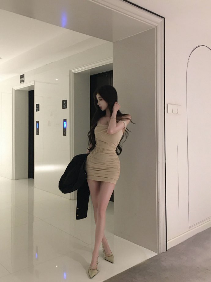 heniaog11's tweet photo. 爱姐姐请继续

#美女 https://t.co/Whs4YdePDx