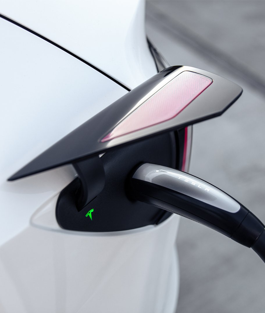Tesla_India's tweet photo. Model Y Premium, enjoy up to 500 km (WLTP) of range on a single charge. https://t.co/AcTLhnakDz