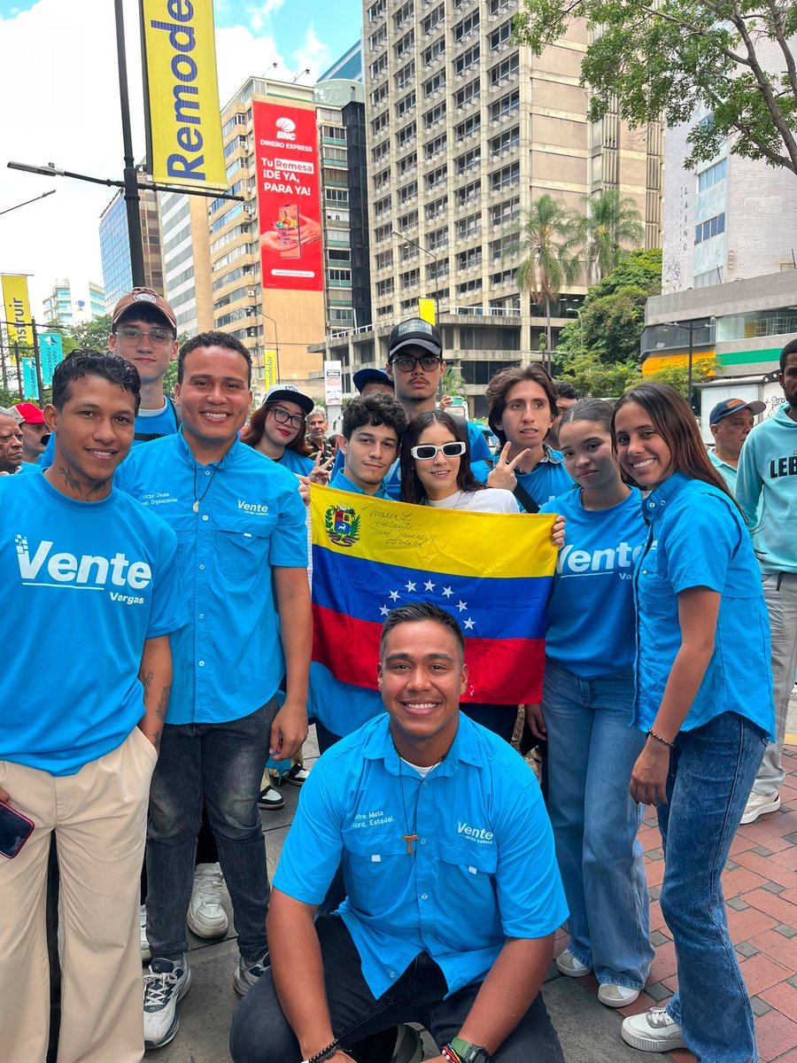 VenteJoven's tweet photo. Desde Vargas a Caracas. 

Siempre con nuestra gente. https://t.co/8xMtpBJtdi