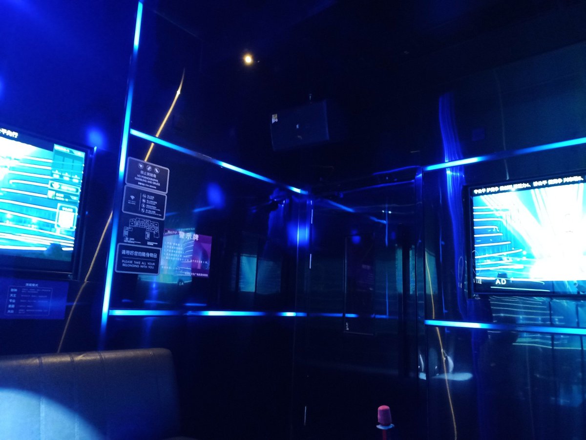 dawn29dr4's tweet photo. Sing like no one’s watching at KTV tonight! Loaded with your favorite tracks, good vibes, and non-stop fun—grab your crew and sing till your voice gives out! https://t.co/88cZxCc47u