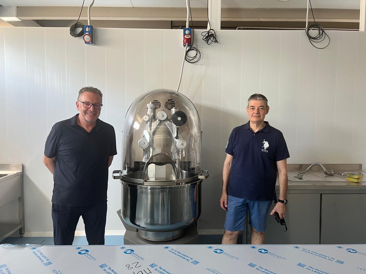 TecnobarT's tweet photo. Grazie 🙏alla storica 🧁🍰#Pasticceria #Facella di #Cabras (#Sardegna) per aver scelto #Tecnobar come partner per la realizzazione delle nuove celle frigorifere e delle attrezzature professionali
Vi auguriamo un futuro ricco di soddisfazioni e successi! https://t.co/kgPcAivVfI