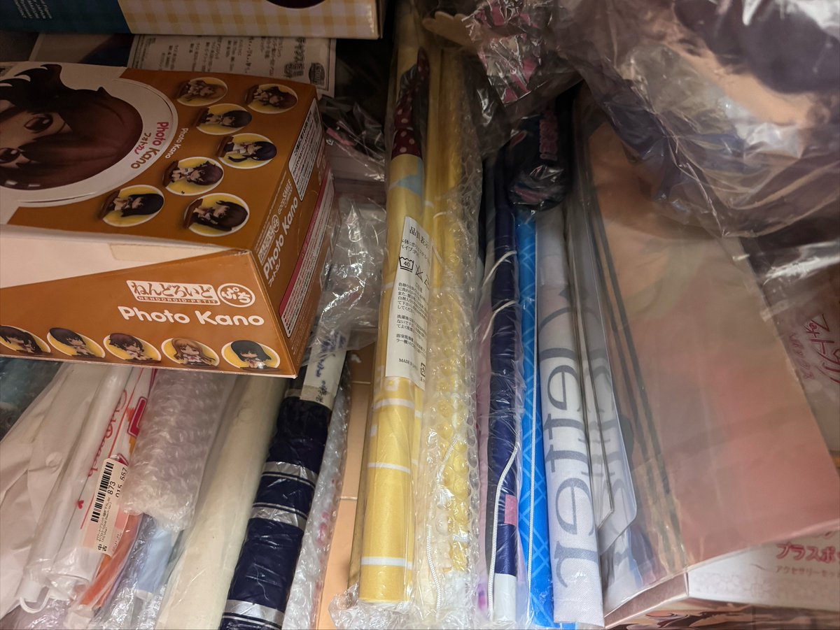 ZerberusKain's tweet photo. 持ってないと思って収集したけど未開封品を持っていた。
トゥルーラブストーリーはある程度把握してるのですが、ラヴアールは正直覚えてないw
売っちゃってもいいけど箕星先生のキャラゲーなので思いとどまってる。
こうやってみるとやっぱり可愛いね。
ギャルゲーとして売るには変な服着せてエロ寄りにしないと売れないのが辛いよね。
真実の愛だけでいいのにな。
#ラヴアール