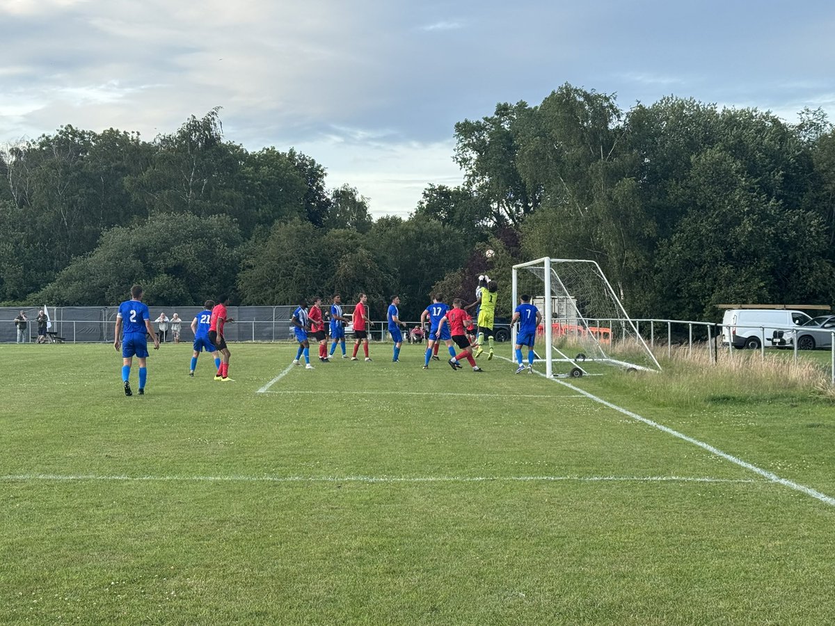 hoppingwxm's tweet photo. Off to Prestwich today (03/07/2026)
Preseason game
Agecroft Farm - Manchester League Division Premier Table
🔵 Moorside Rangers 0 - 0 Middlewich Town 🔴 (HT0-0)
About 20 in attendance
@MRFC1976
#Nonleague #Preseason #Groundhopping #Prestwich #Middlewich #Football #Peldroed https://t.co/HKWfTngiaG