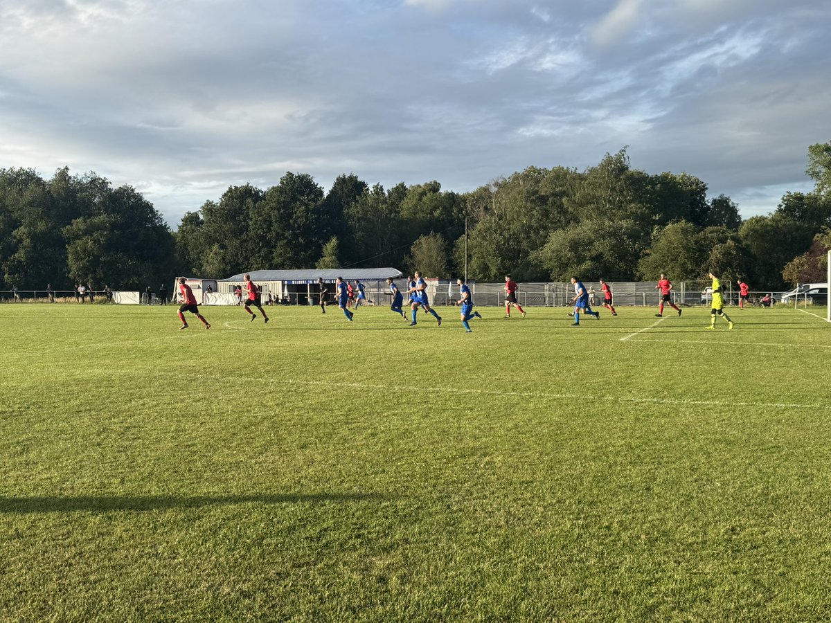 hoppingwxm's tweet photo. Off to Prestwich today (03/07/2026)
Preseason game
Agecroft Farm - Manchester League Division Premier Table
🔵 Moorside Rangers 0 - 0 Middlewich Town 🔴 (HT0-0)
About 20 in attendance
@MRFC1976
#Nonleague #Preseason #Groundhopping #Prestwich #Middlewich #Football #Peldroed https://t.co/HKWfTngiaG