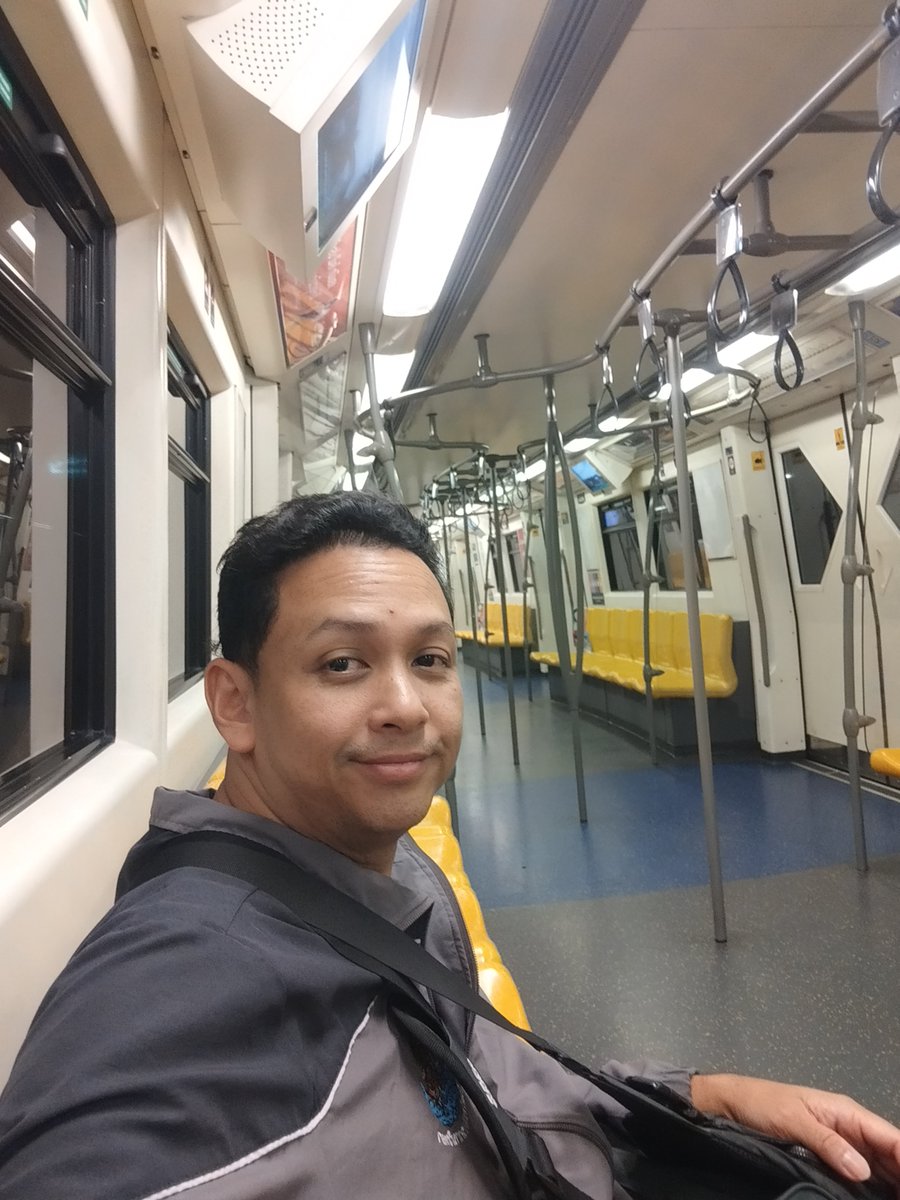 ci_rn15103's tweet photo. กลับบ้านเรา ที่นอนรออยู่.....5555
#ศาลายา #มหิดล #สาย4 https://t.co/d4skgTqaox