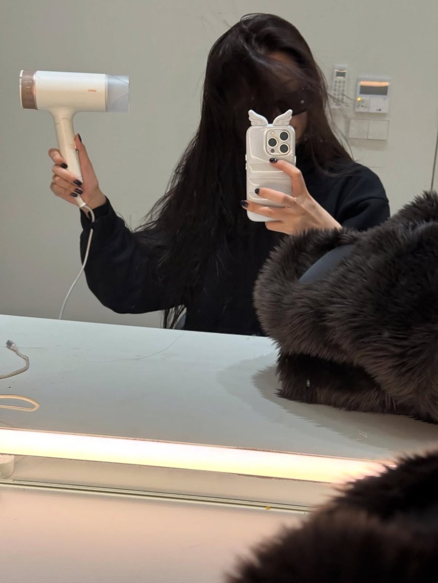 Kang tweet media