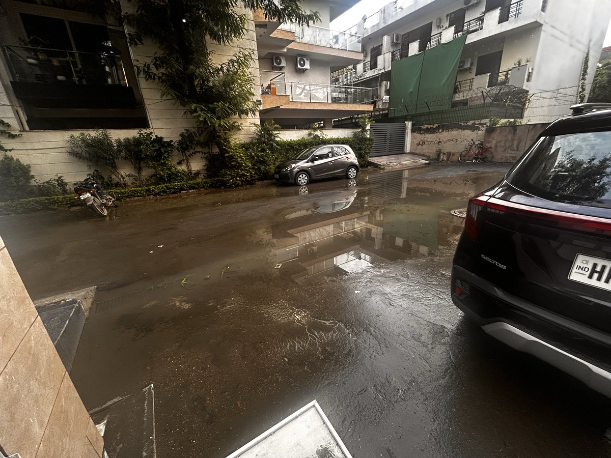 laambaa14's tweet photo. Below was in 2024 and we’re in 2026 same situation. MCG as usual same excuse we can’t do it’s rain BUT you still have to pay all taxes to MCG. To our surprise if they fix this them this sewer overflow will be on road which will come in public and media lense. Interior no one see and everything is good under MCG.

@MunCorpGurugram @cmohry @csharyana @DC_Gurugram @diprogurugram1