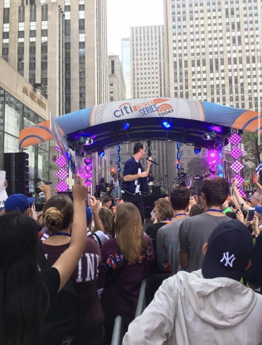 Calico_Reese's tweet photo. 9 yrs ago - what a wild 24 hrs trip to NYC to see Fitz &amp; the Tantrums, run around NYC and experience Katz’s https://t.co/m6jEXkmUhQ