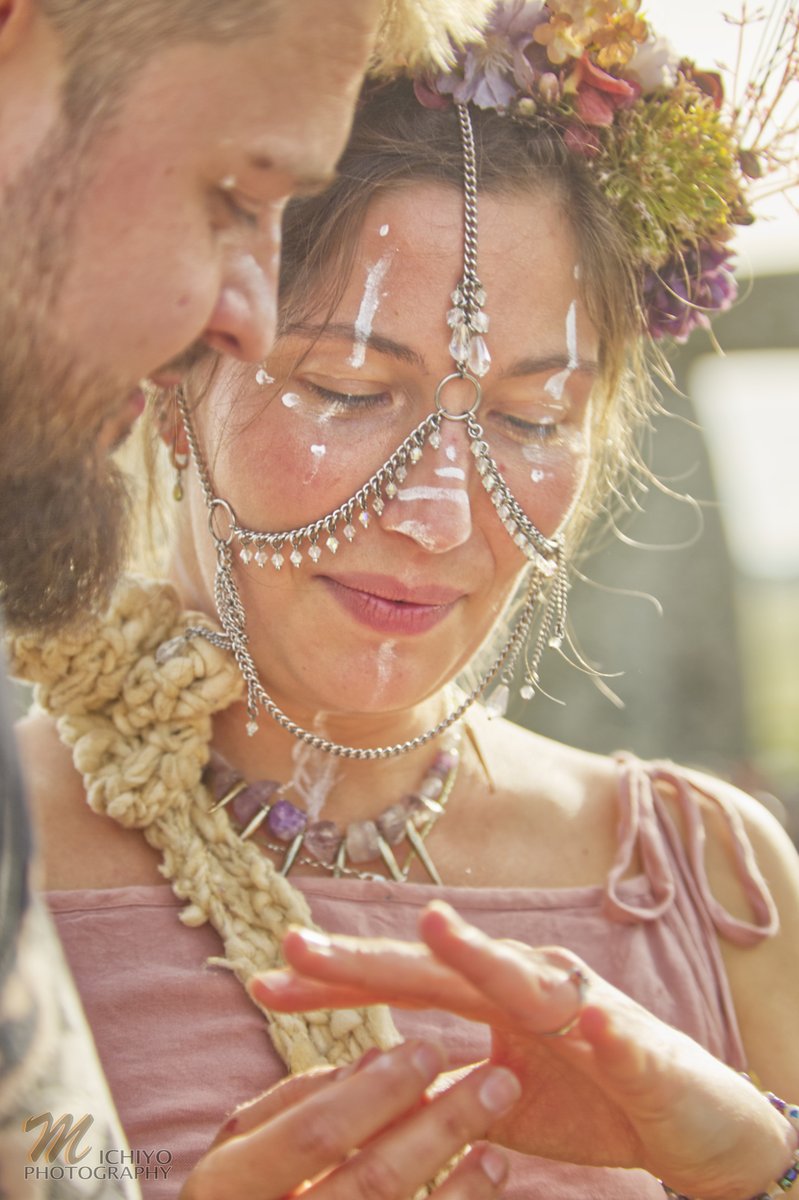 MichiyoPhoto's tweet photo. My response to those who discouraged travellers from visiting Stonehenge during the summer solstice in 2012 was, ‘I do not believe being or not being a hippy justifies not exploring and travelling to different sites.’ #Stonehenge #proposal https://t.co/wTnUUF7qbu