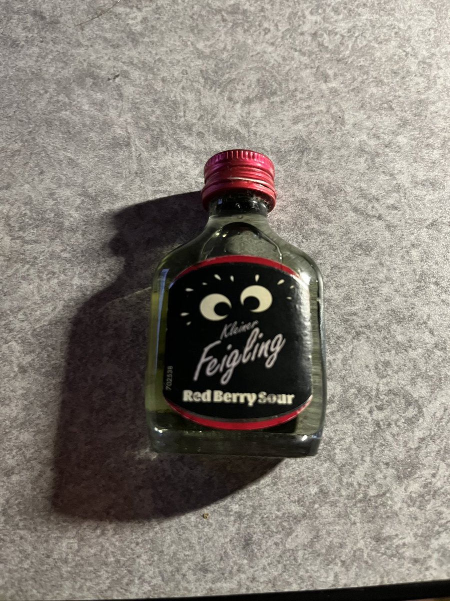 shohei12mt's tweet photo. 乾杯もせんかったし
これ飲んでねよ https://t.co/0JaQu0Ar2J