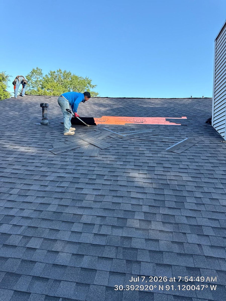 CanalesAnd37740's tweet photo. ✨ Your home deserves a strong and reliable roof! 🏠🔨 Trust Canales Construction And Roofing LLC for roofing, siding, and remodeling services built with quality.

📞 225-276-4135
📍 Walker, LA
#fyp #RoofingExperts #ConstructionLife #CanalesConstruction https://t.co/NILOMZqWY9