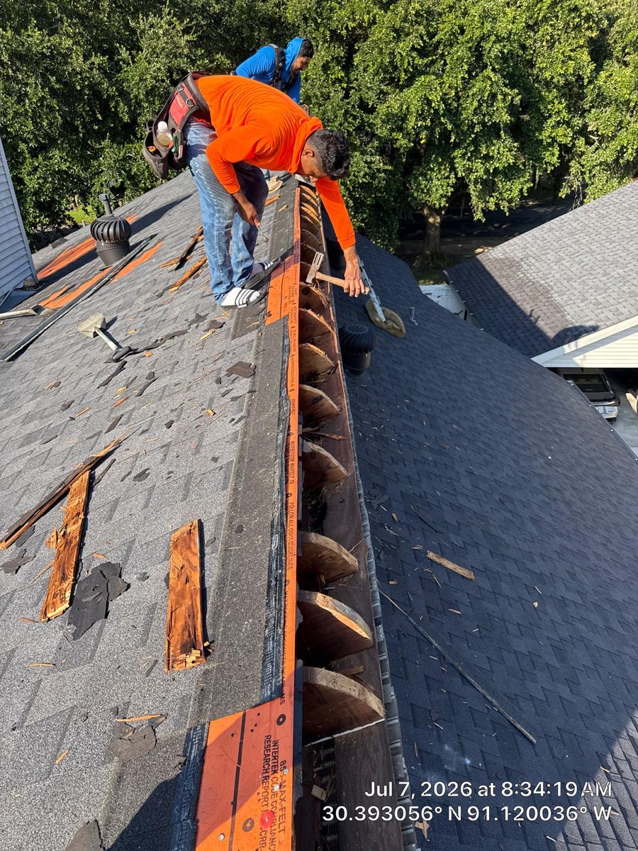 CanalesAnd37740's tweet photo. ✨ Your home deserves a strong and reliable roof! 🏠🔨 Trust Canales Construction And Roofing LLC for roofing, siding, and remodeling services built with quality.

📞 225-276-4135
📍 Walker, LA
#fyp #RoofingExperts #ConstructionLife #CanalesConstruction https://t.co/NILOMZqWY9