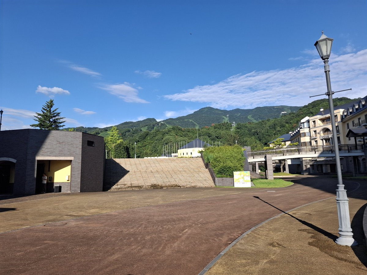 yfukky's tweet photo. 新潟旅行行ってコアラのマーチルーム泊まってきた。内装がどこ見てもコアラでめっちゃ可愛かった。天気悪くて写真撮ったとき以外ほぼ雨か曇りだったけどいろいろ遊べて楽しかった https://t.co/g2VexURvnN