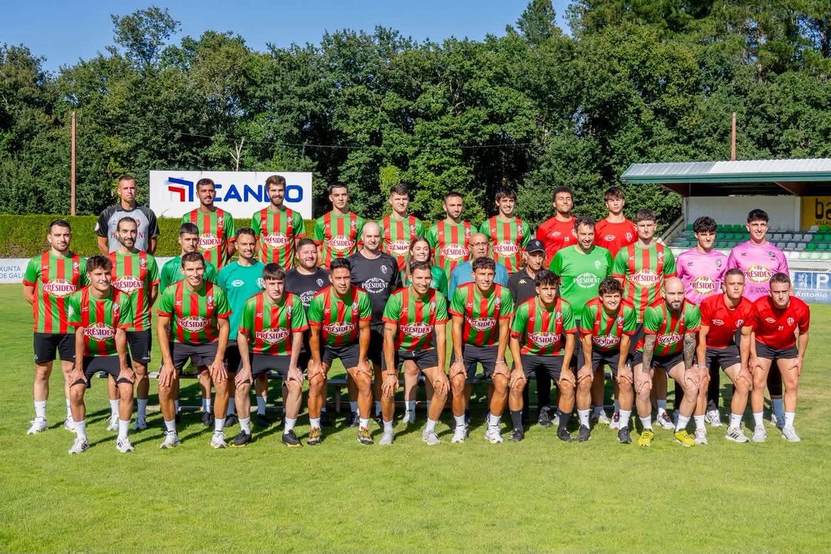 racingvillalbes's tweet photo. Día 1 ✔️
O noso equipo de 3ª RFEF comezou onte o traballo para encarar esta tempada 26/27.
👋🏼 Día de presentacións, reencontros e sensacións
🔋 A nova tempada xa é unha realidade 😍
📸 Mundito Carballo e Futbolinlugo
#orgullorcv❤️💚 https://t.co/detZzwc7CZ