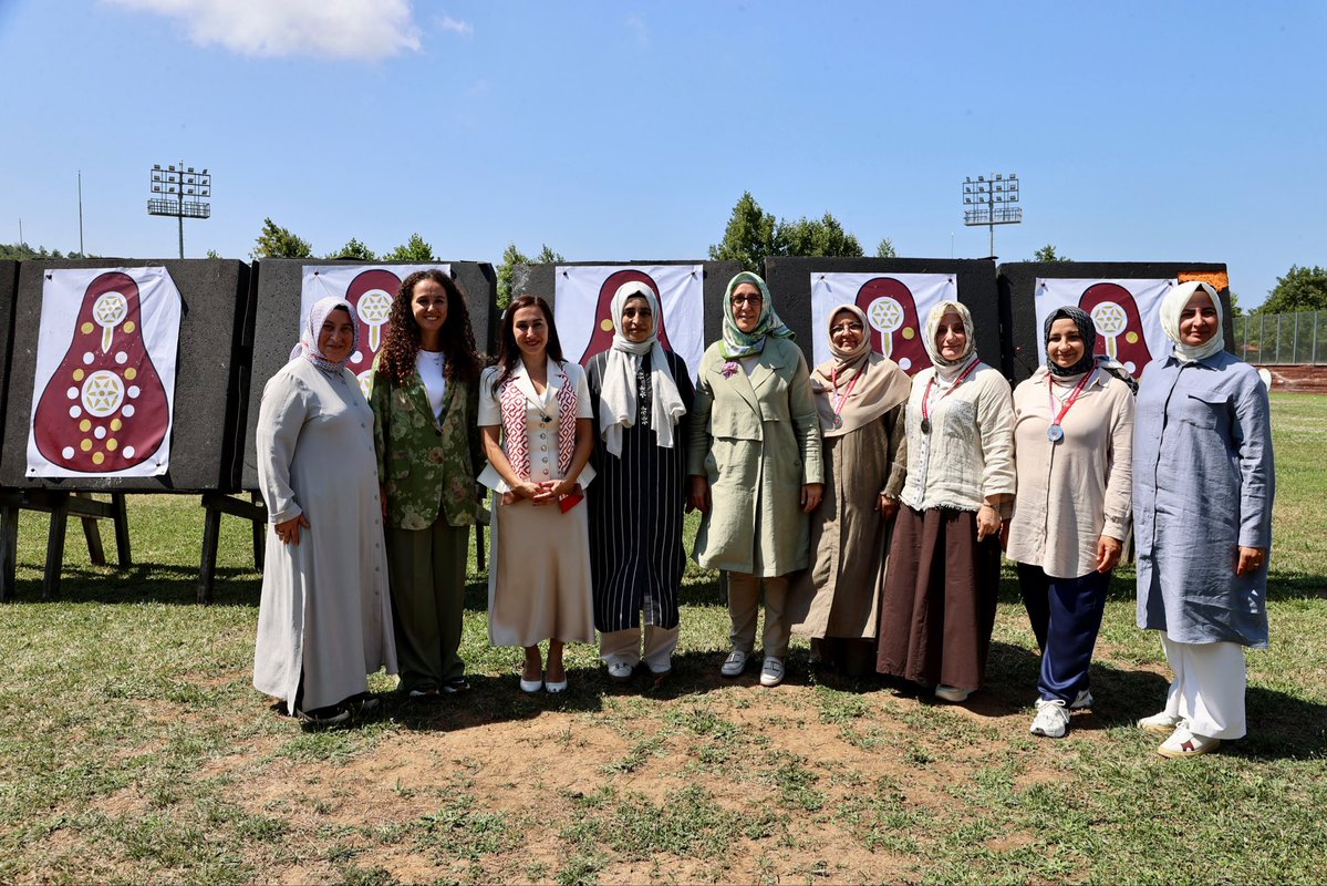 ozlemvgurzel's tweet photo. AK Parti İstanbul İl Kadın Kolları Başkanımız Sayın Saliha Demirer‘in katılımlarıyla Beykoz’umuzda düzenlenen Okçuluk Turnuvası’nda kıymetli hanımefendilerimizle bir araya gelmekten büyük mutluluk duydum.

Sporun birleştirici gücünü, dostluğu ve dayanışmayı aynı hedefte buluşturan bu güzel organizasyonda emeği geçen herkese teşekkür ediyorum.
