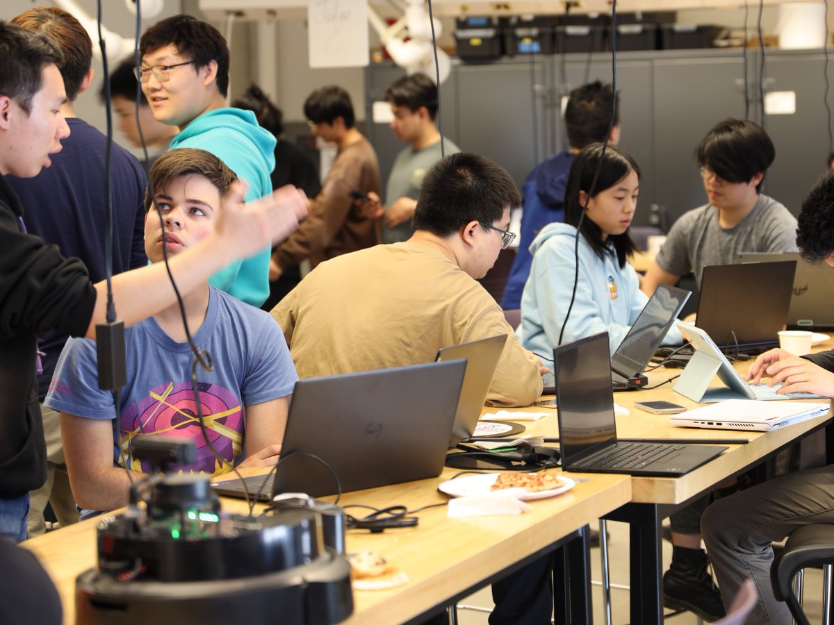 clearpathrobots's tweet photo. We're proud to support universities shaping the next generation of roboticists. @UWaterloo uses #TurtleBot4 across courses, labs, and workshops — giving students valuable hands-on experience with real robotic systems from the start. 🤖 

Keep reading: https://t.co/7KbUBfC4Bi https://t.co/8kDLQ7wfvJ