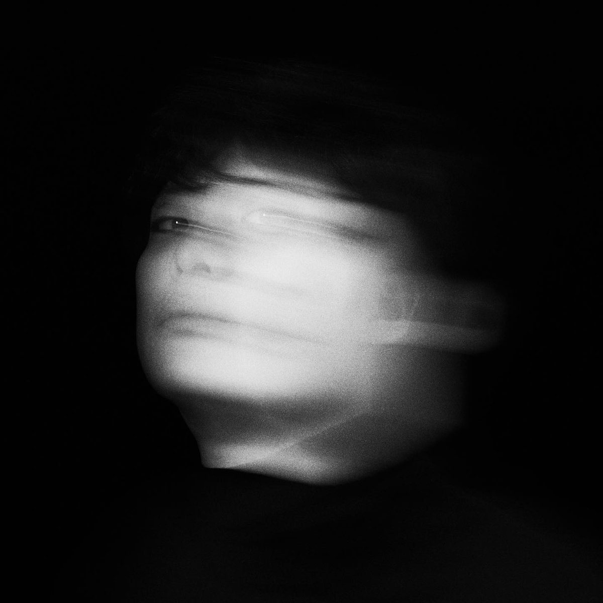 Myeongrro's tweet photo. Living in the quiet echo between a silent photograph and a passing moment. https://t.co/TsibBkEUMg