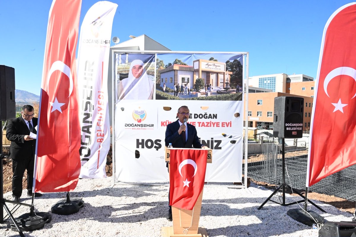 SeddarYavuz's tweet photo. #Doğanşehir ilçemizde ses sanatçısı Latif Doğan tarafından inşa edilecek Ayşe Doğan Taziye ve Kültür Evi Temel Atma Töreni'ni gerçekleştirdik.

Toplumsal dayanışma, birlik ve beraberlik kültürümüzün yaşatılmasına katkı sunacak bu kıymetli hizmetin ilimize ve vatandaşlarımıza hayırlı olmasını temenni ediyor, emeği ve katkısı bulunan herkese teşekkür ederim.

#Malatya