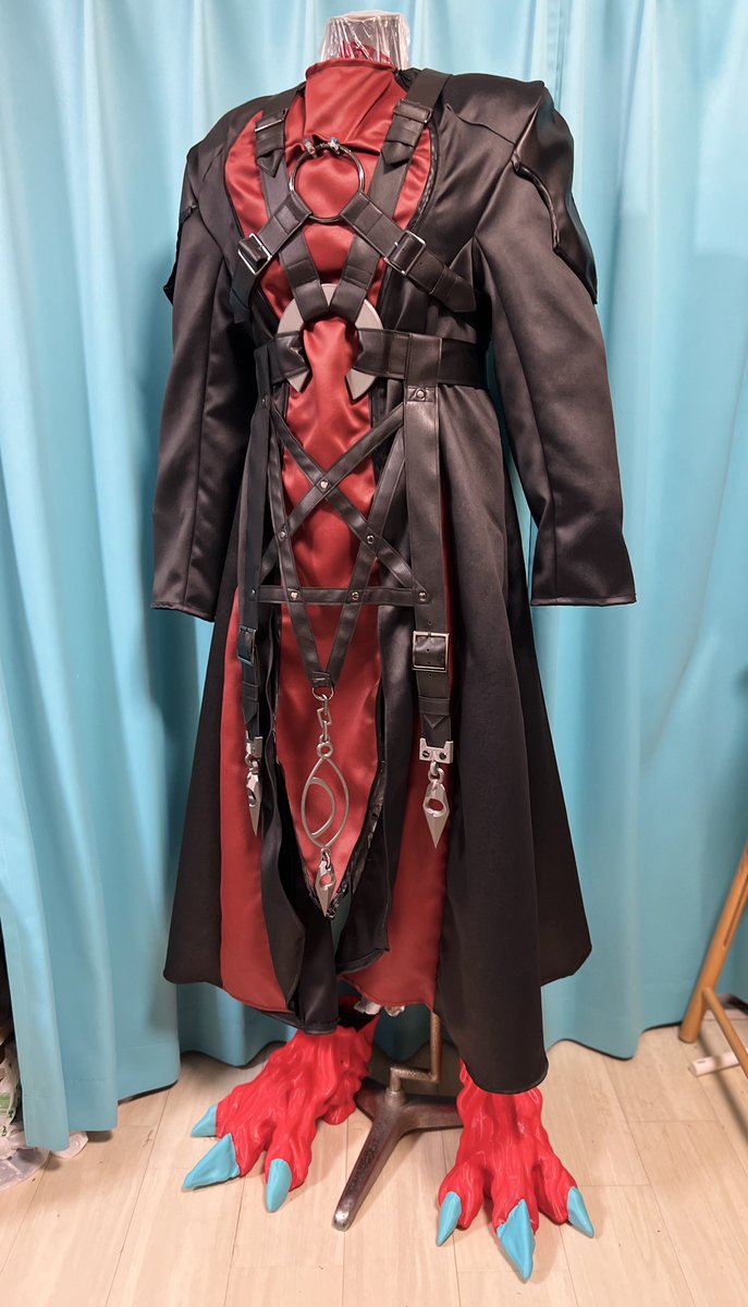 lutamesta's tweet photo. WIP

Dyrketelux’s costume is almost finished.
I’m hoping to have it ready for this weekend’s meetup!

デューのお衣装進捗進捗(まだ作成中)
週末のオフ会に間に合え〜〜〜〜〜💥💥 https://t.co/d3apdlwIvQ