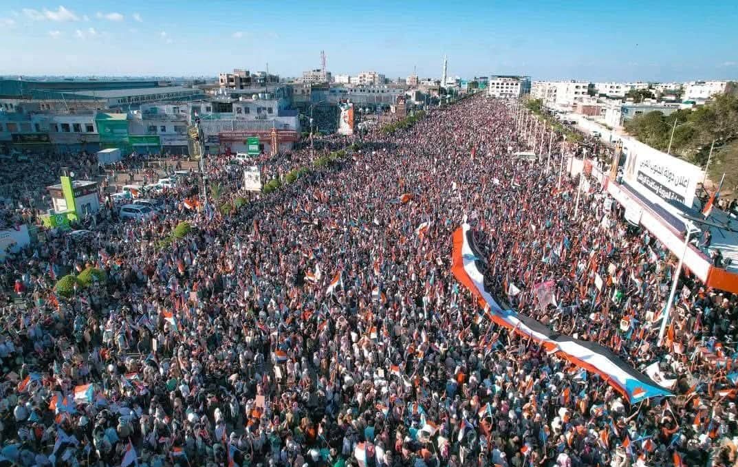 alasy811's tweet photo. سيبقى الرئيس عيدروس عنواناً للصمود والتلاحم الجنوبي، ومصدر الفخر والاعتزاز لكل أبناء شعبنا الأبي. #عيدروس_في_قلب_الجنوبيين https://t.co/6rm50ZQ0Ju