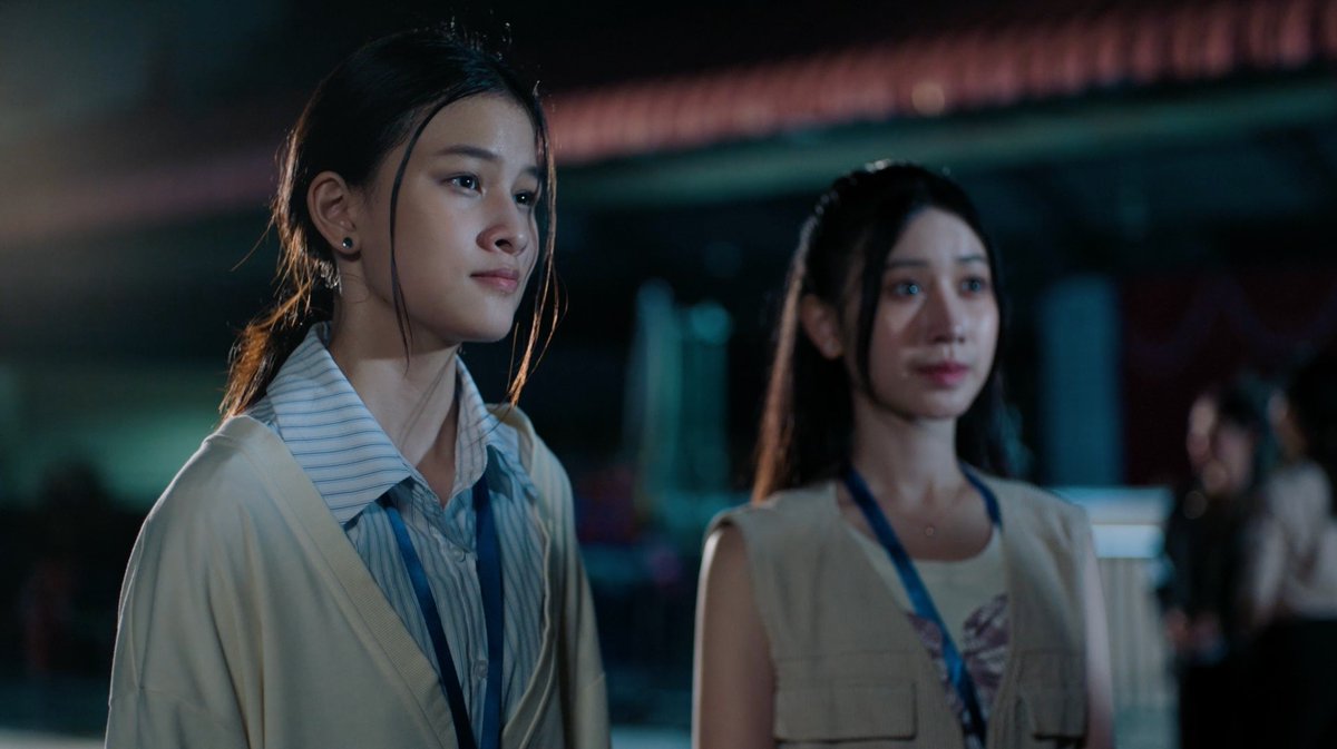 GMMTV's tweet photo. สถานการณ์ตอนนี้มีการเลือกฝั่งอย่างชัดเจน ส่วนเคย์เองก็มองภัทรอย่างเป็นห่วง
#MrKillSeriesEP4
@dew_jsu @vitheepanich @Singha_Luang @mataaptr @off_tumcial https://t.co/5dJh6Kadqh