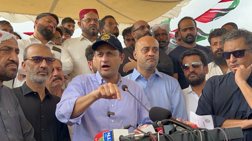 RaufNagori's tweet photo. روڈ لیڈنگ ٹو ناصر جمپ، ابراہیم حیدری، ضلع کورنگی میں سڑک کی تعمیر کے افتتاحی پروگرام میں شرکت۔ https://t.co/cvwn3ISpq3