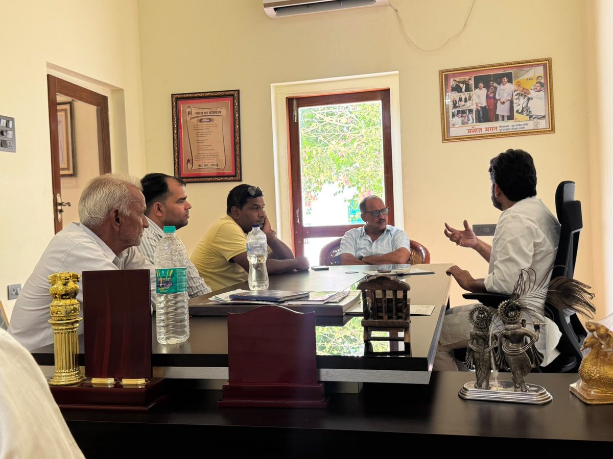 MukeshBhakar_'s tweet photo. #लाड़नूँ आवास पर अपनों के बीच। https://t.co/vT1XeUSygC