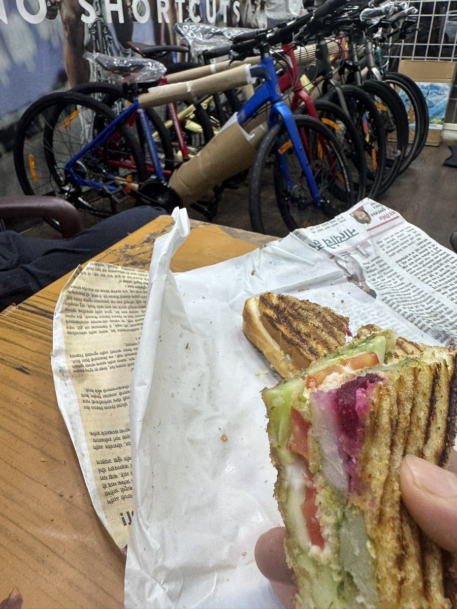 amarbarwe's tweet photo. Where Bikes Meet Bites! @ProSportsBikes #Pune #cyclestore #hungerpangs https://t.co/65Occ0nBHn