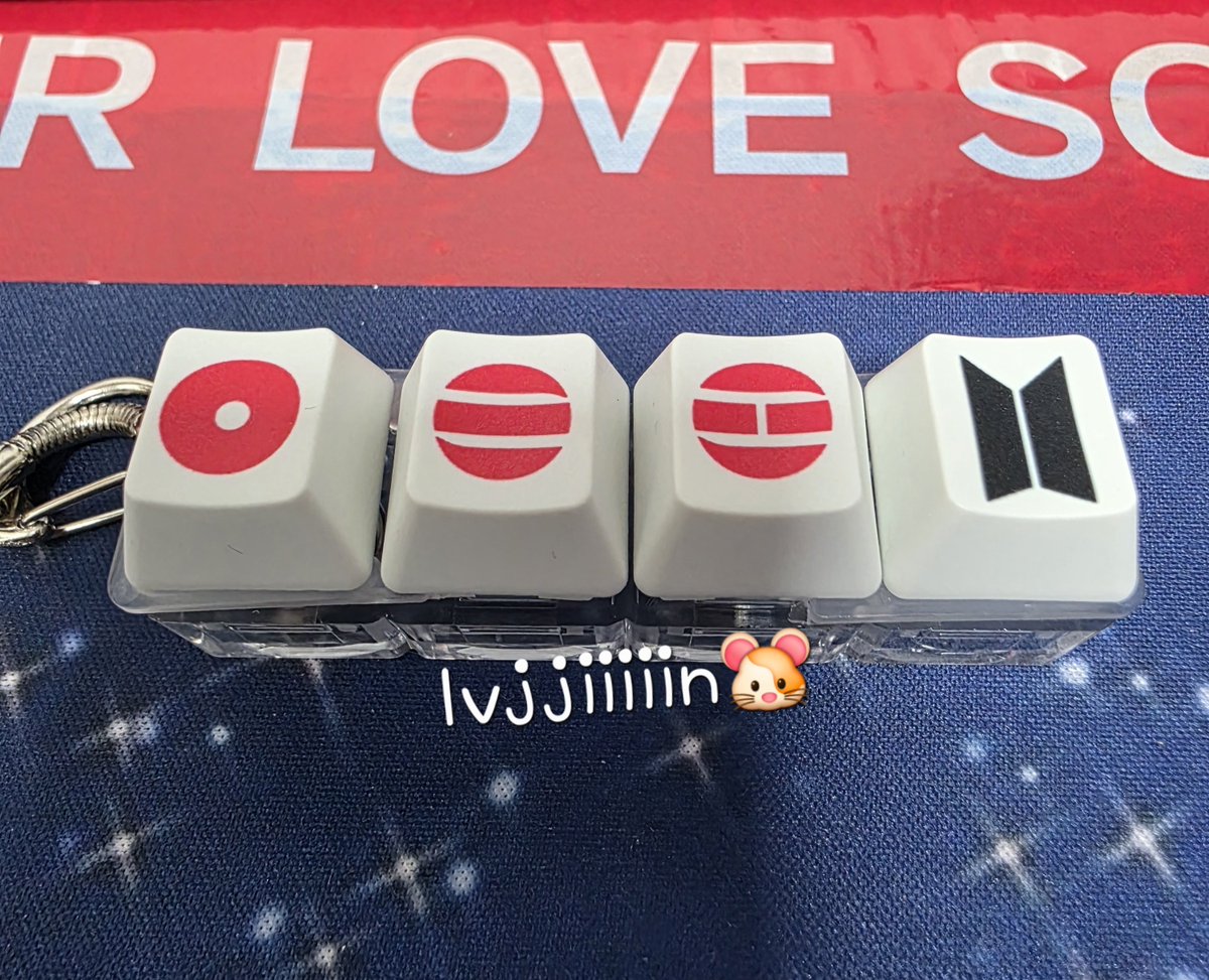 BtsLvjjiiiiin's tweet photo. 조용히 열스밍하시는 아미님들을 위한 자그마한 이벵

🐨 아리랑 키캡키링
🦊 rt + 어느 음싸든 스밍인증 댓
🐱 7월 마지막날 31일 아무시 당발
🐿 일회성 괄🙅‍♀️ 
저참시 제가 품겠습니다~

#함께_스밍해요_아미 https://t.co/m4DheafCjR