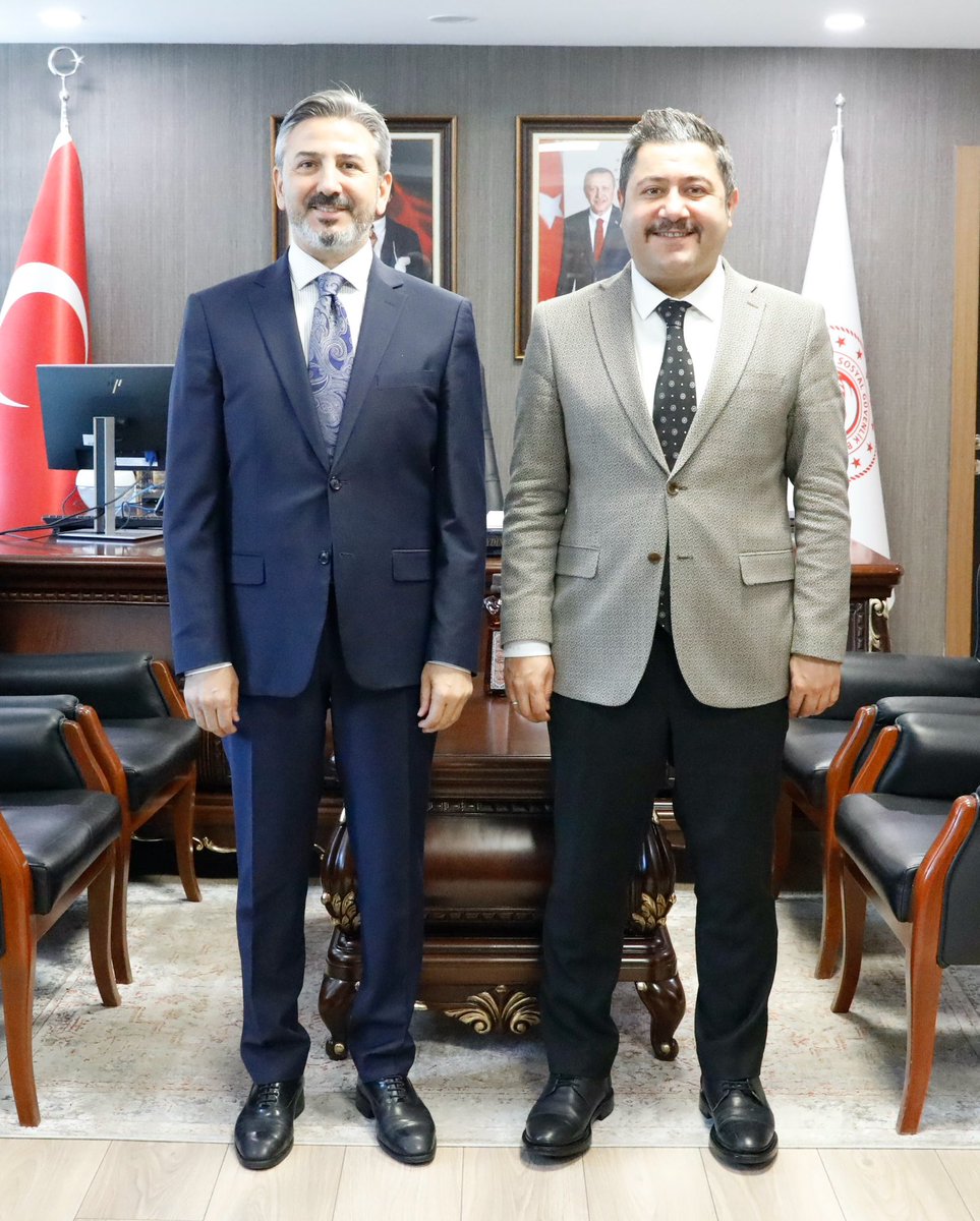 AhmetAYDIN_02's tweet photo. Siirt Vali Yardımcımız Sayın Yunus Emre Bozkurtoğlu, Mesleki ve Teknik Eğitim Sendikası Genel Başkanı Sayın Şahap Yılmaz, Adıyamanlılar Vakfı Başkanı Sayın Mehmet Akgün ve TİGEM Teftiş Kurulu Başkanı Sayın Hüseyin Duran’ı misafir ettik.

Kamu hizmetleri, çalışma hayatı, eğitim ve sivil toplum alanlarında yürütülen çalışmalar üzerine verimli istişarelerde bulunduk. Nazik ziyaretleri ve kıymetli değerlendirmeleri dolayısıyla kendilerine teşekkür ediyor, çalışmalarında başarılar diliyorum.
