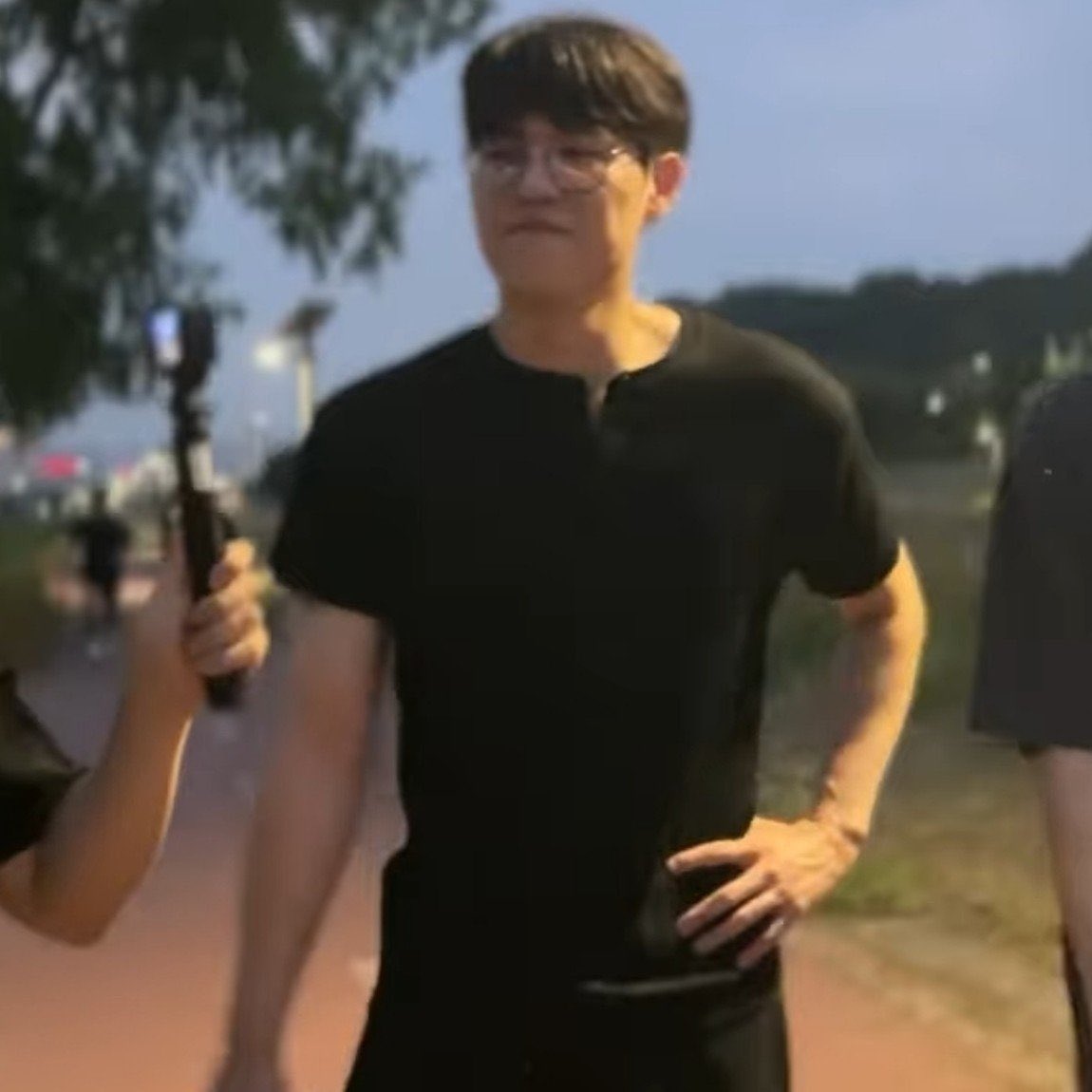 yoquesekaii's tweet photo. this is actually INSANE he’s out of his fucking mind WHY YOU LOOK LIKE THAT ITS NOT FAIR MY SANITY https://t.co/mooaAk7Ffi