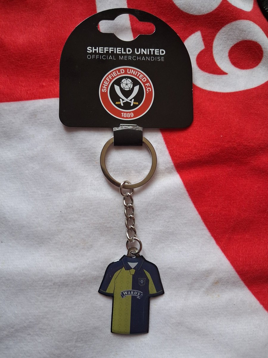 JayJayCrane's tweet photo. New items #Sheffieldissuper #UTB #Retro ⚔️🟡🟣 https://t.co/2rILd0RIpa