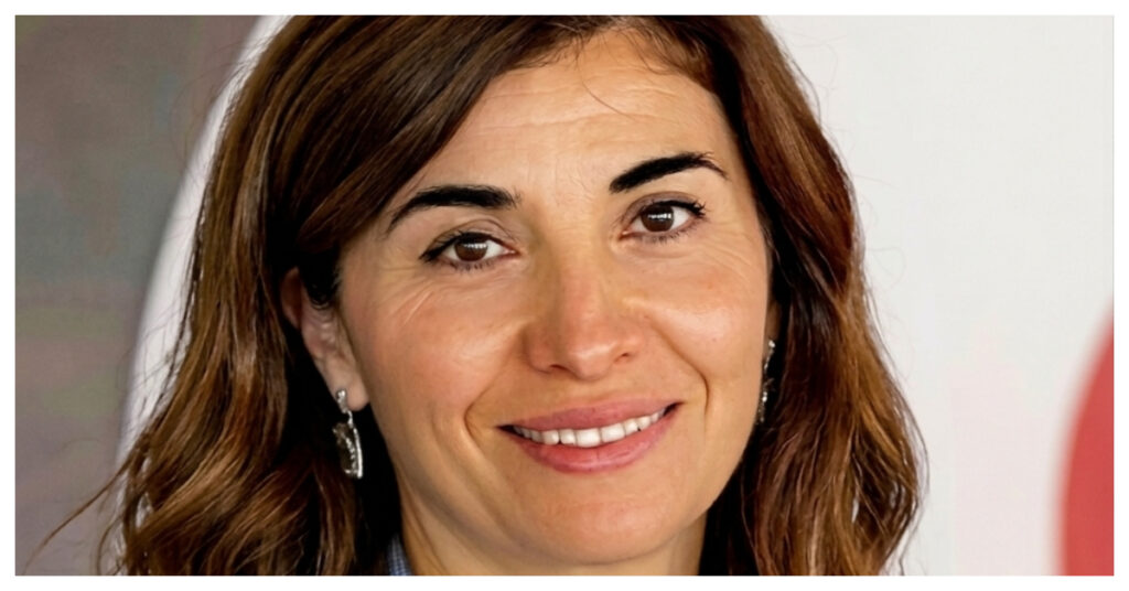 UEMC's tweet photo. │Divulgación 📢│¿Quién decide hoy lo que vemos: nosotros o el algoritmo?
Nuestra profesora @MariaHHerrarte reflexiona sobre cómo ha cambiado el consumo audiovisual y su impacto en la conversación pública, en @extradigital_es
 ➡️https://t.co/dcVoHYGWp6 https://t.co/glFaloGmER