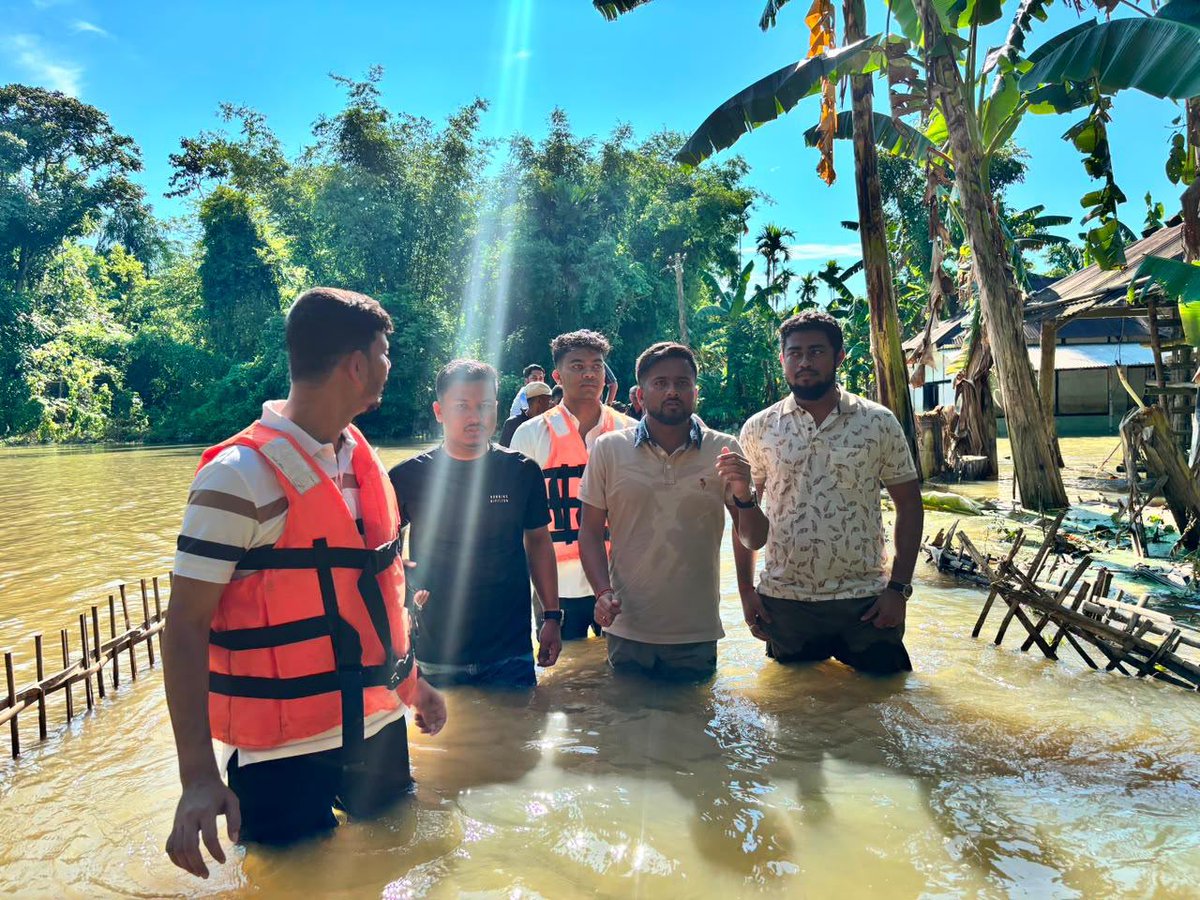 milondas4BJP's tweet photo. Participated in a flood relief distribution drive in the flood affected areas of Upper Assam alongside BJP Yuva Morcha karyakartas. Over 1500 families received essential relief materials through the initiative led by Cachar District BJYM. https://t.co/hT7BfQDrzH