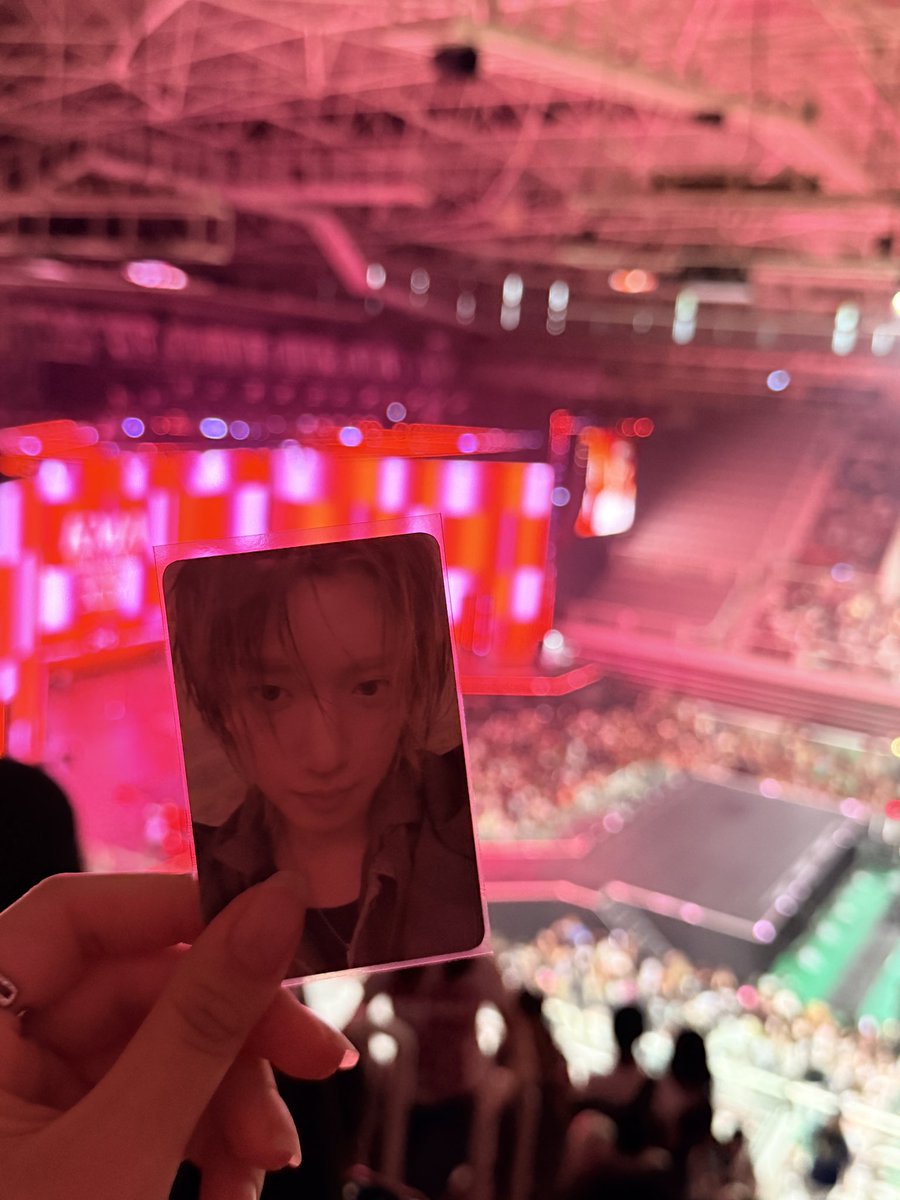t0uto0u's tweet photo. #샷티_트친소 #롱샷_트친소

 롱샷, 우지니 얘기할사람💕🫶🏻 https://t.co/yWDPFGLPwU