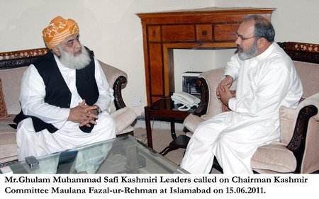 SamiSwati_'s tweet photo. Supporters argue that instead of debating this documented record, critics often concentrated on personal attacks. They maintain that performance should be assessed through facts, meetings, and diplomatic engagement—not rhetoric.

#رہبر_ورہنما_مولانا #سروس_یا_پروپیگنڈا #پٹرولیم_لیوی_نامنظور #کشمیر_کو_امن_دو #ادارے_بدنام_ناکرو