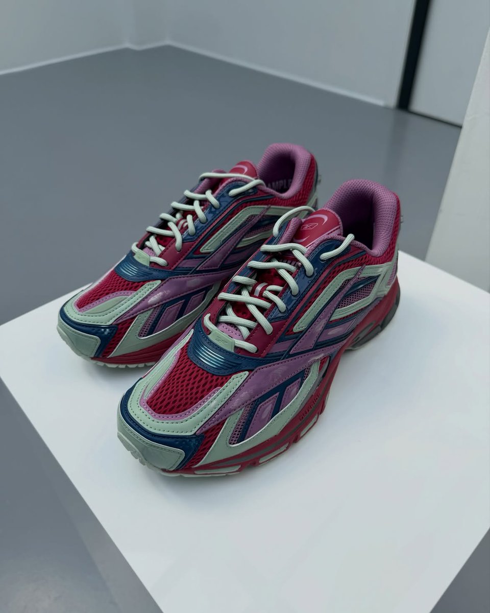 JustFreshKicks's tweet photo. Don’t sleep on Reebok 👀 https://t.co/qSgVhJMpU3