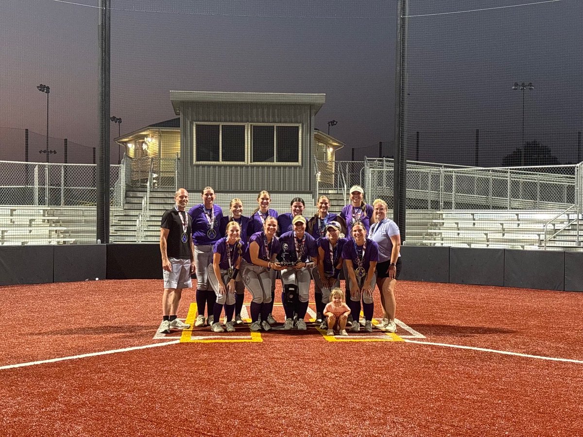 avaporciello27's tweet photo. A great 4️⃣0️⃣ win season for my travel team! We ended up 40-11-1 on the season against solid competition! We capped our season off w/ a tourney win! Can’t wait for next season with these girls! Here’s my stats & highlights from this weekend!
⬇️STATS⬇️
AVG- .529, SLG- .824, Hits- 9, RBI- 7, HR-1. FPCT- 💯
@AcesFPMidMO @BakerWildcatSB @CoachTonyAustin @TopGunEvents @tbartlett76