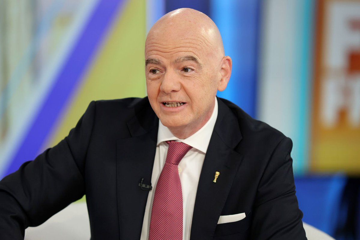 ActuFoot_'s tweet photo. 🚨🚨 Gianni Infantino prévoit de vendre DES PARTS DE LA COUPE DU MONDE à des investisseurs privés, pour un plan qui pourrait lui rapporter DES DIZAINES DE MILLIONS D’EUROS !!!! 💰

Des discussions avec des investisseurs ont eu lieu, avec des figures proches de l’administration Donald Trump 🇺🇸. 🗣️

🗞️ @martynziegler