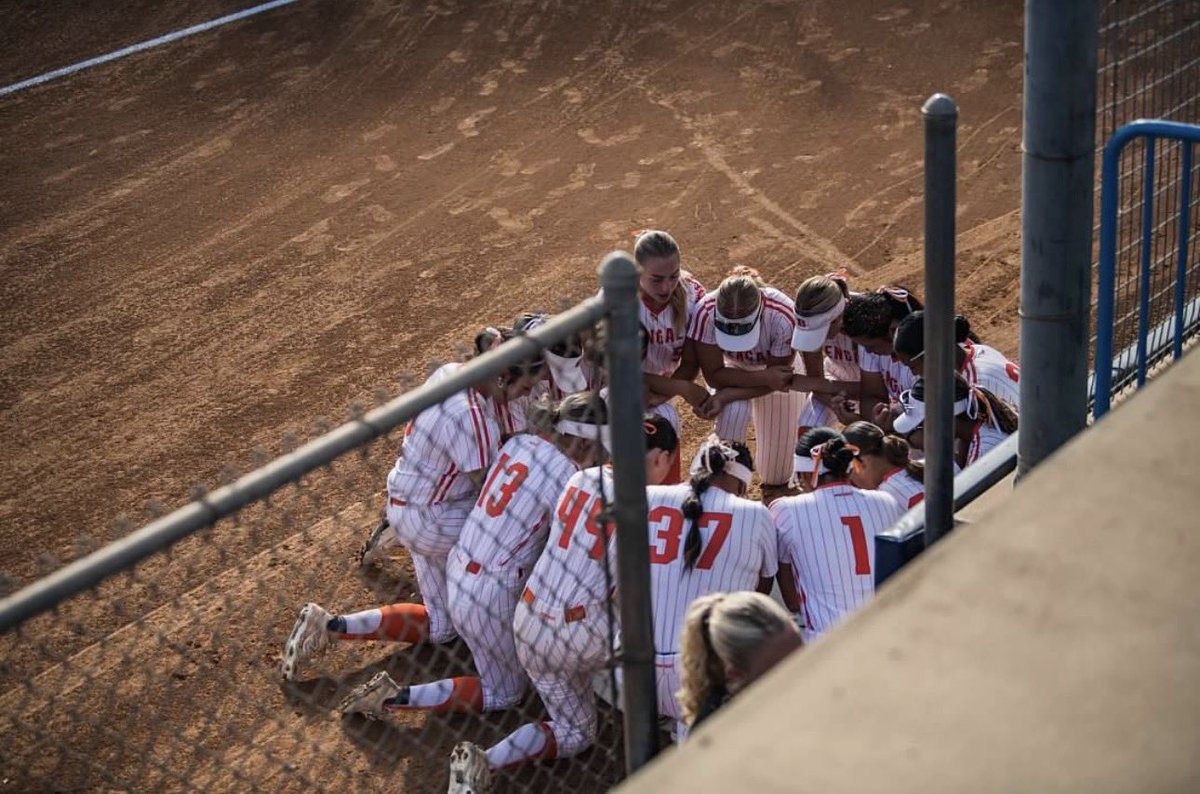 AriFlashJackson's tweet photo. PGF 16u Premier Championship #ChristFirst #Squad #BSCBengals #Cali #Softball @D1Softball @DiamondAddicts @LineDsoftball @ExtraInningSB @365Elevate https://t.co/uHqaQDiXqu